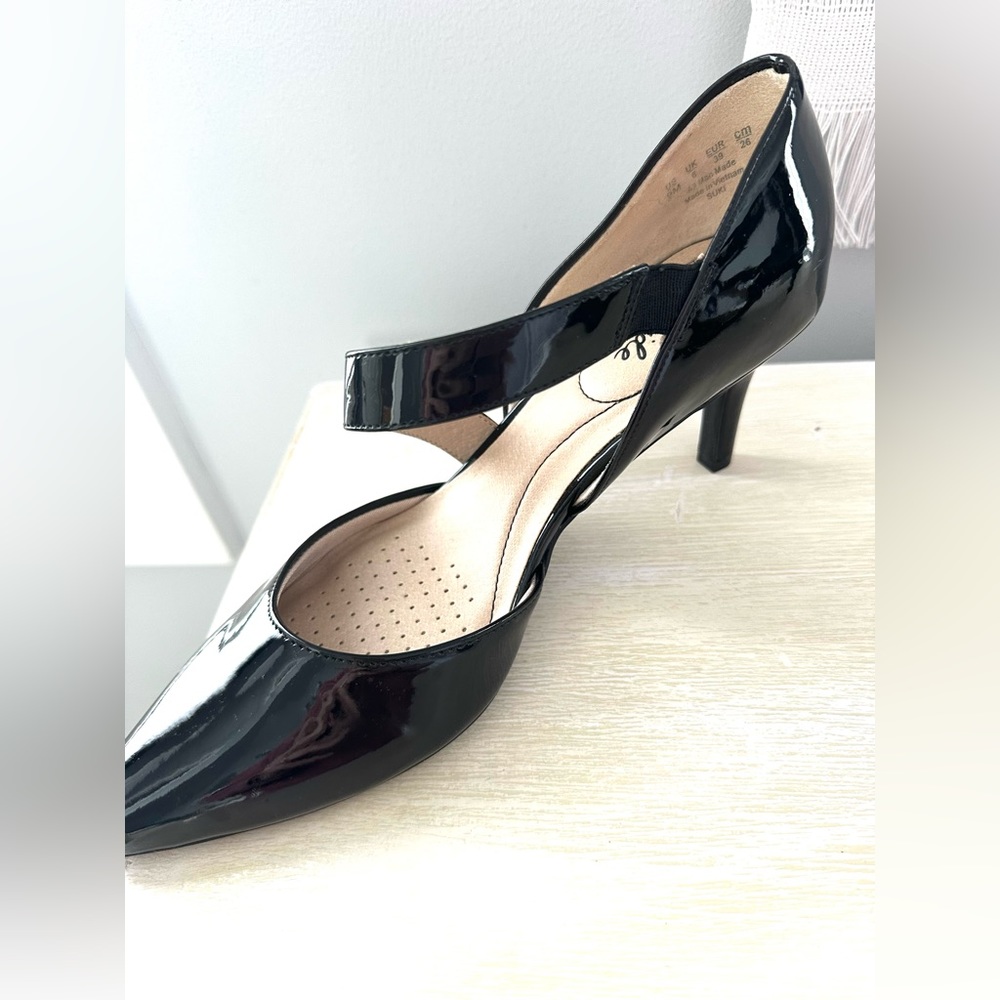 *New* Black Heels - Women’s size 9